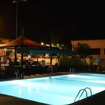 Ξενοδοχείο Complesso L'oasi 3*