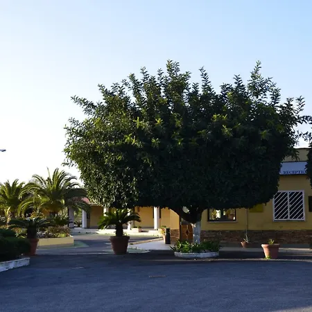 Hotel Complesso L'oasi 3*