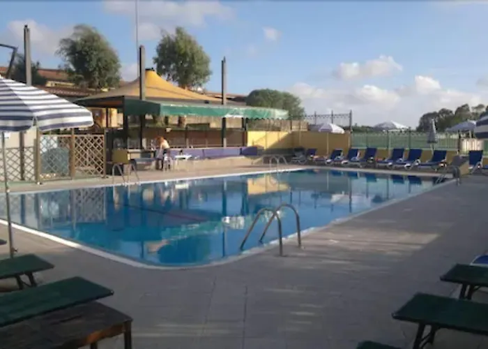 Hotel Complesso L'oasi 3*