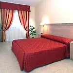 Hotel Complesso L'oasi 3*